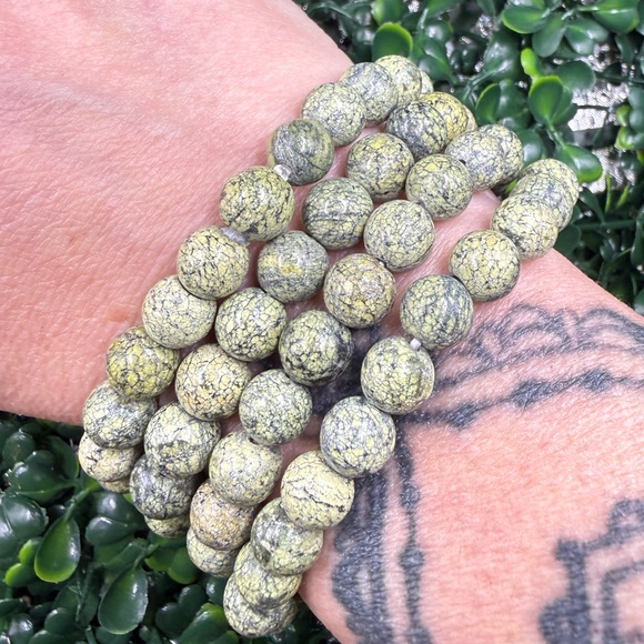 Jewelry - 8mm Serpentine Beaded Bracelet